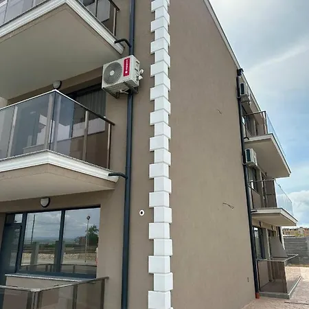 Apartament And