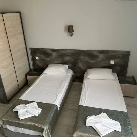 Apartamento And *