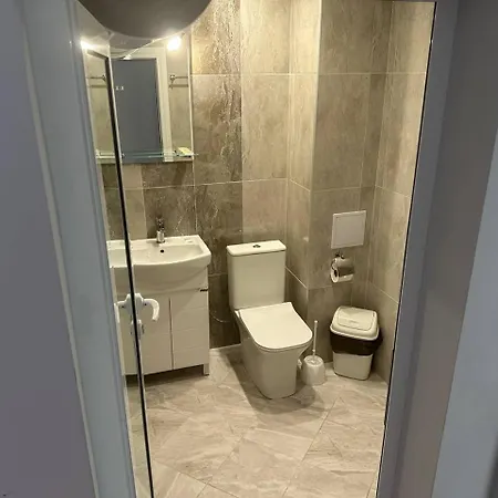 Apartamento And *