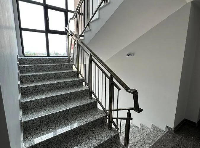 And דירה פומורי